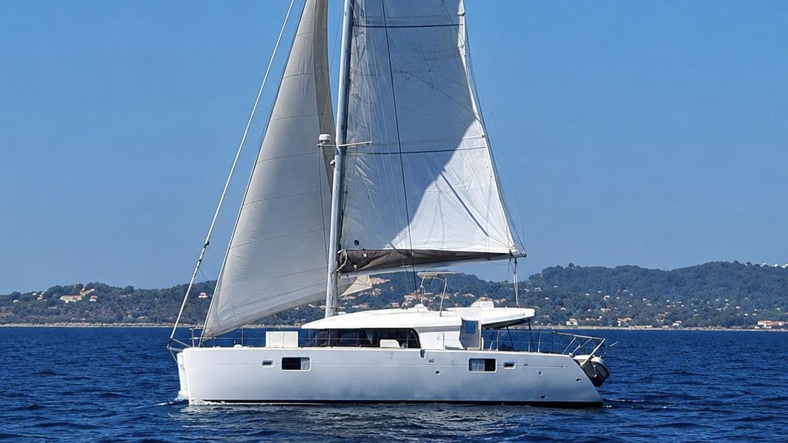 CNB Yachts Lagoon 450 F